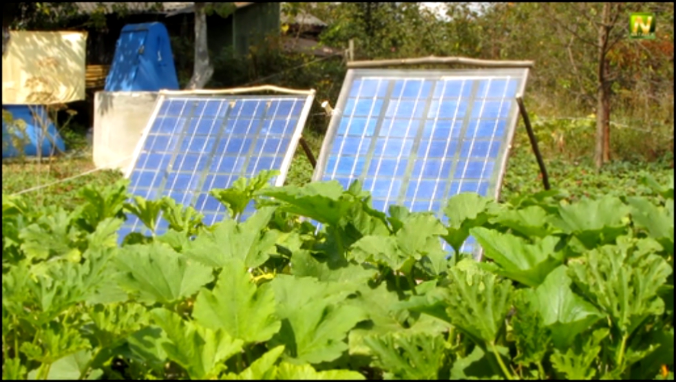 Видеоклип Тестируем солнечные батареи на даче. 2 панели ~ по 60 ватт