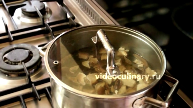 Как приготовить суп из сушеных грибов с лапшой