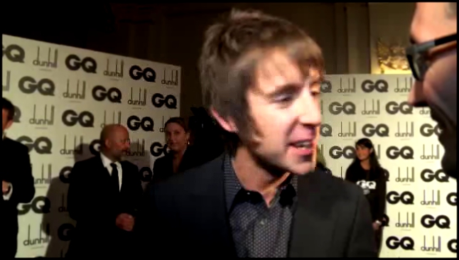 Видеоклип Red carpet video interviews - 2011 GQ Men Of The Year aw...