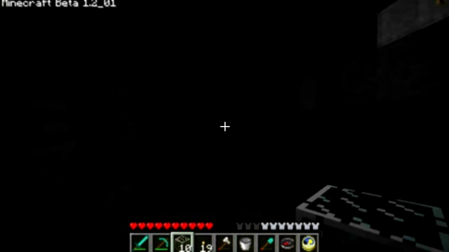 Видеоклип Как в игре MineCraft победить чудовище в темноте