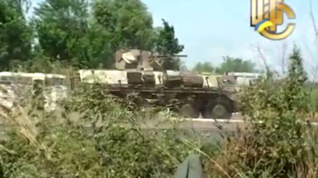 БТР-4 карателей "отражают в бою под Славянском атаки ополченцев"