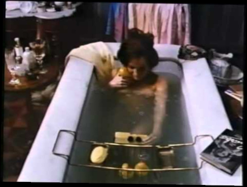Видеоклип The Edge amb Larry Mullen Jr. i Sinead O'connor :: 1986 :: Heroine - The captive ]
