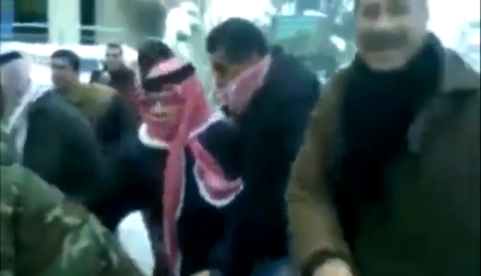 Видеоклип Король Иордании лично вытолкал из снега автомобиль подданных
