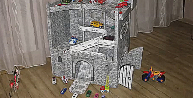 Кукольный домик - крепость из картона 