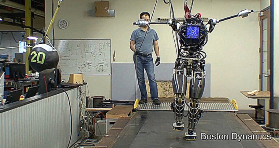 Видеоклип Робот ATLAS научился ходить по валунам и держать равновесие, стоя на одной ноге