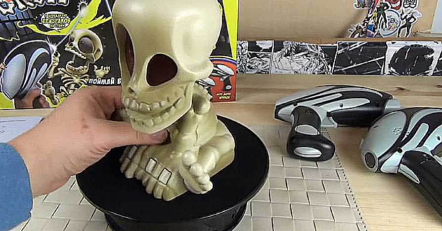 Видеоклип Интерактивная игрушка Johnny the Skull - Проектор Джонни Череп с двумя бластерами