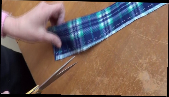 Видеоклип Обработка рубашечного воротника с отрезной стойкой