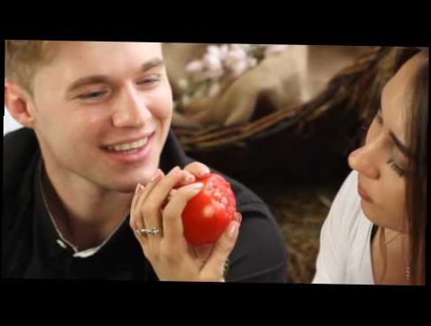 Как правильно научиться целоваться на помидоре