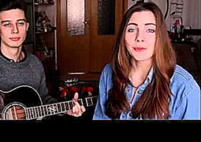 Видеоклип Девушка очень красиво и душевно поет песню под гитару  Ты мое аллилуйя.
