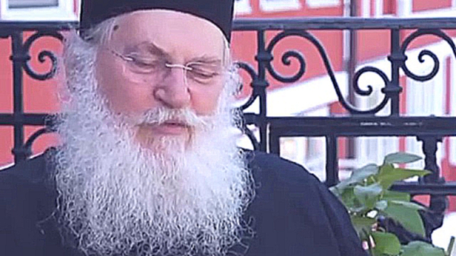 Видеоклип Игумен Ватопеда отец Ефрем молится Божией Матери о мире между русским и украинским народами