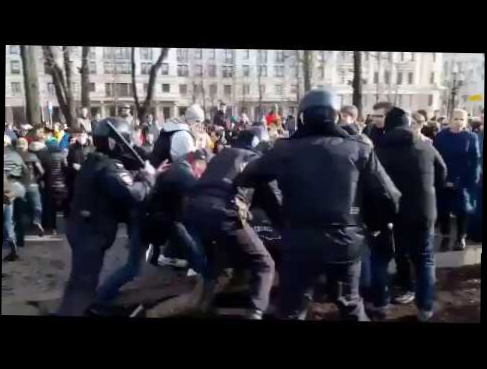 ЖЕСТЬ НА МИТИНГЕ! Полицейские избивают людей на акции "Он нам не Димон"