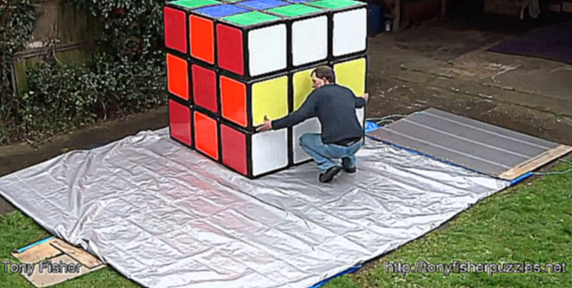 Огромный кубик Рубика